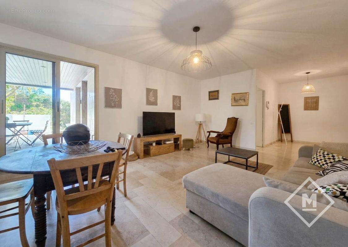 Appartement à MARSEILLE-8E