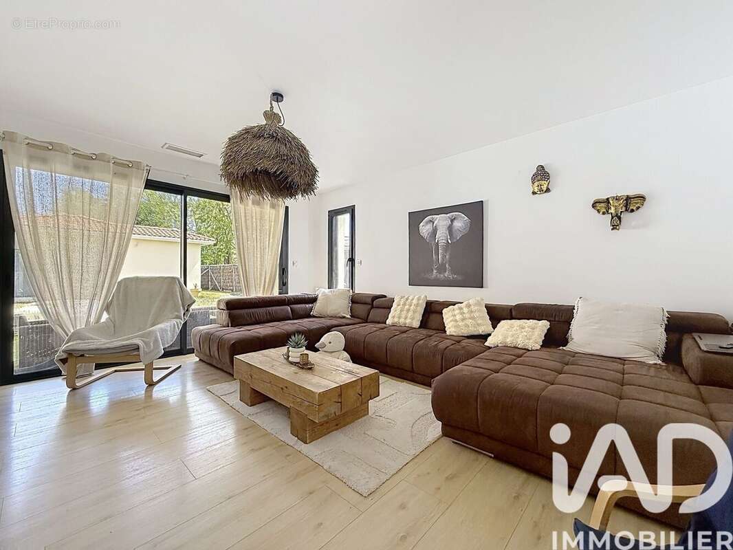 Photo 5 - Maison à SALLES