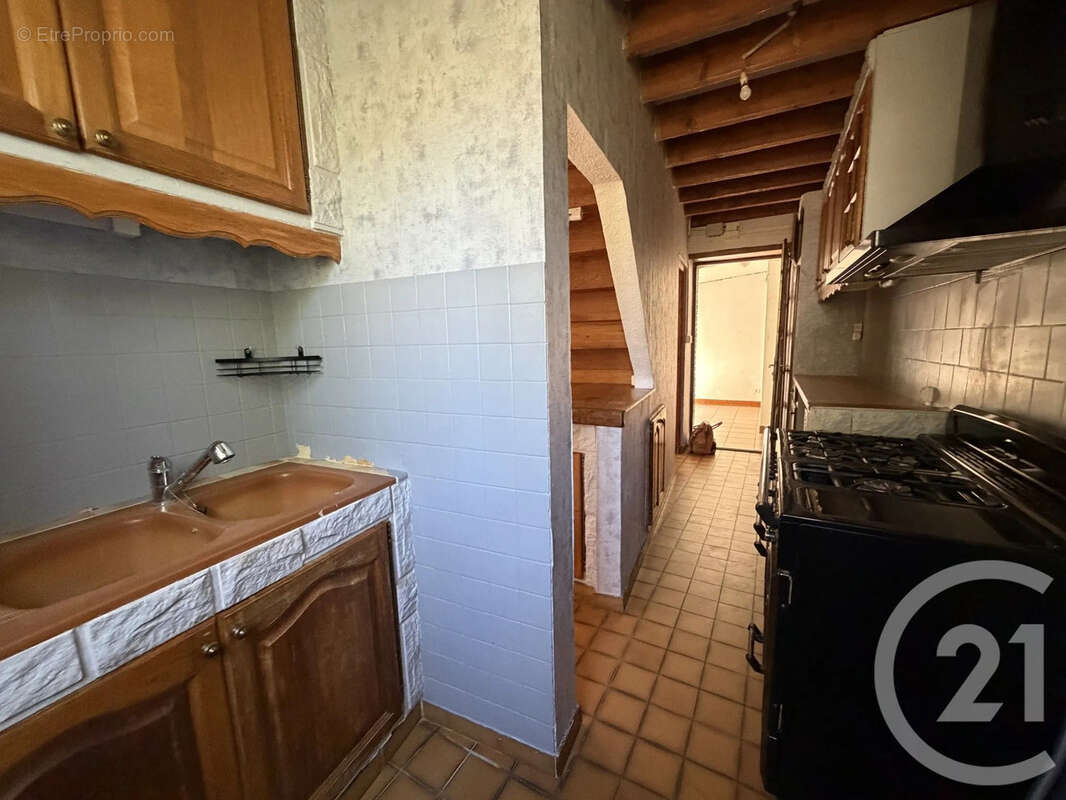 Maison 99 m² à Saint-Denis-Les-Ponts  - photo 4