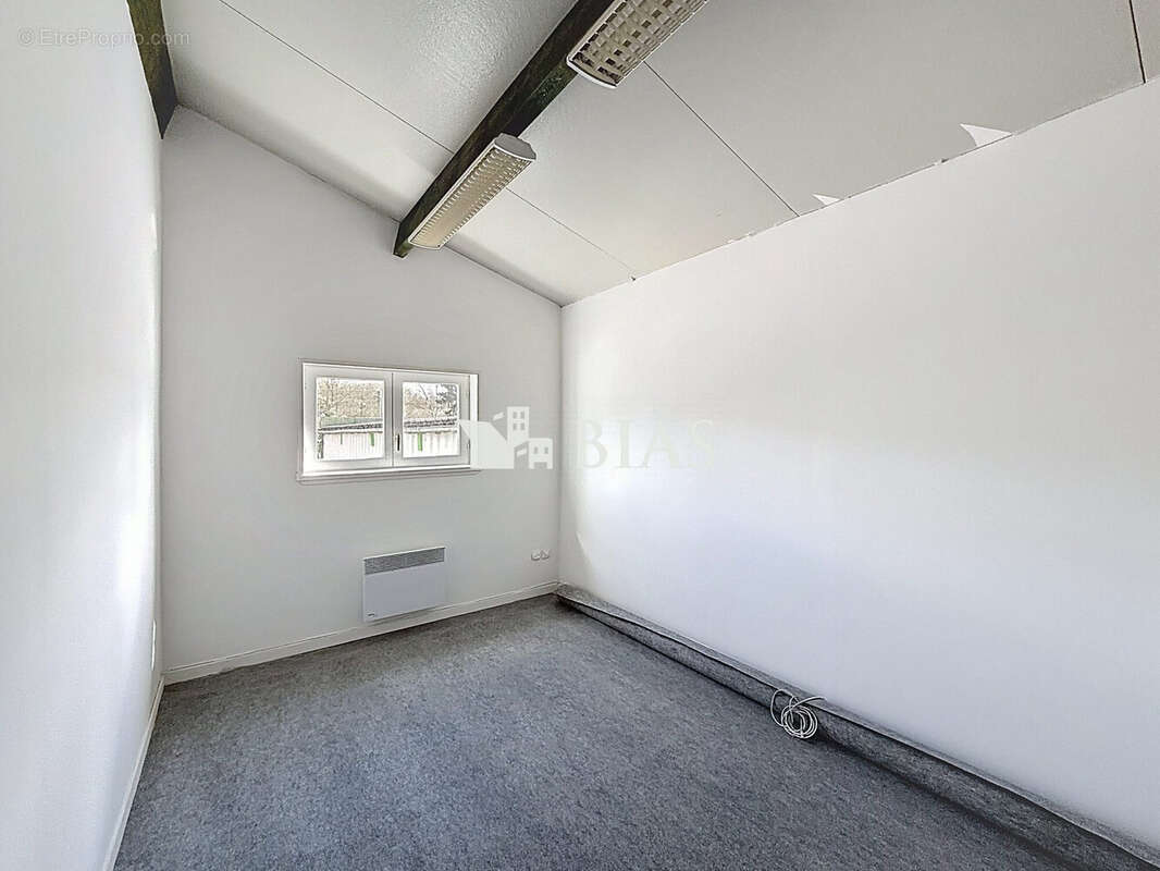 Commerce à MONTVILLE