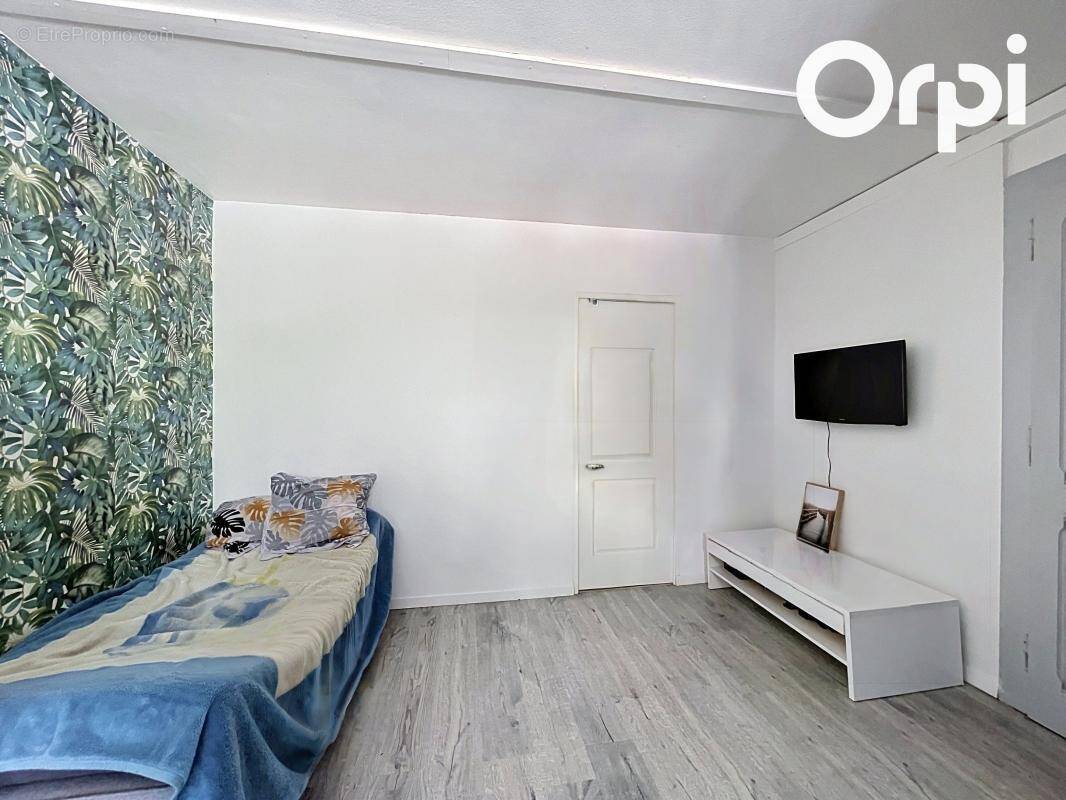 Appartement à ETREMBIERES