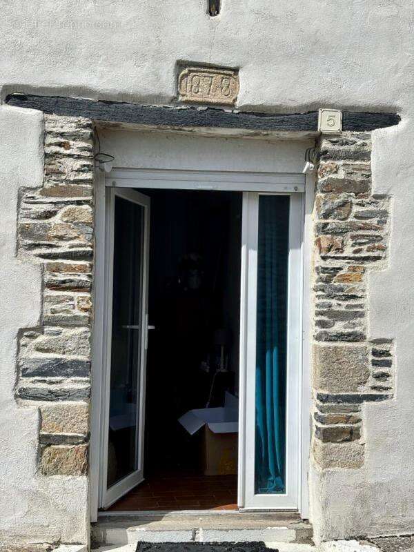 Maison à UZEL