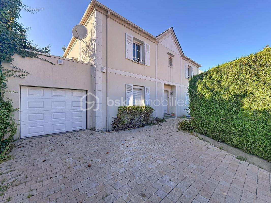 Maison à LES PAVILLONS-SOUS-BOIS