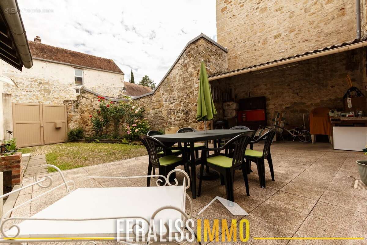 Maison à JOUY-LE-MOUTIER