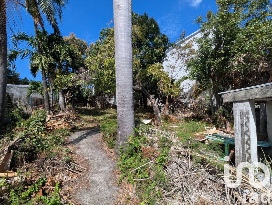 Photo 1 - Terrain à SAINT-DENIS