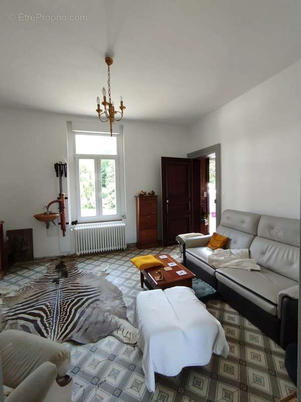 Maison à AVESNES-SUR-HELPE