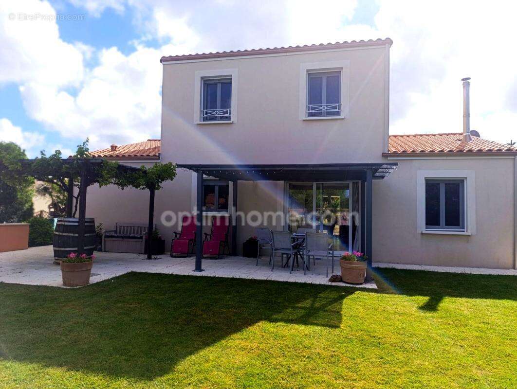 Maison contemporaine 4 chambres – Prête à vivre – Jardin, garage et belles terrasses - photo 2