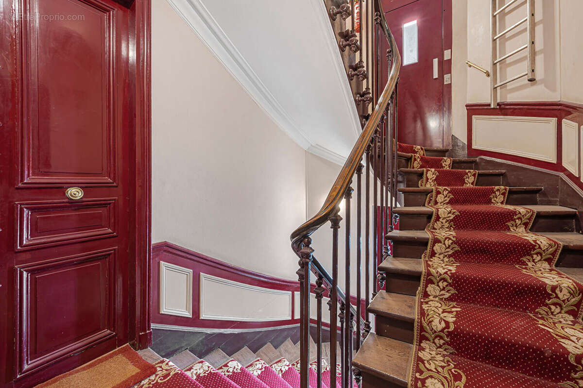 Paris 12 - 4P refait à neuf  54.81 m2 au sol 2 chambres - 1er étage ascenseur Gardien - photo 10