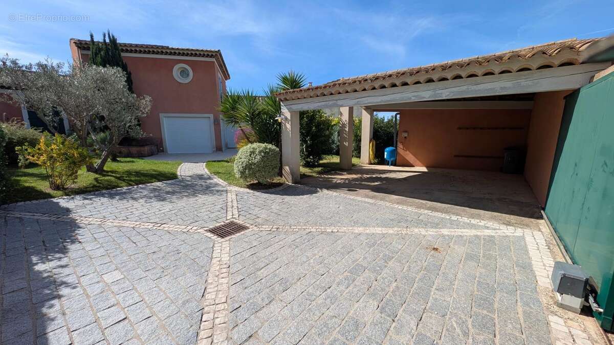 Maison à SIX-FOURS-LES-PLAGES