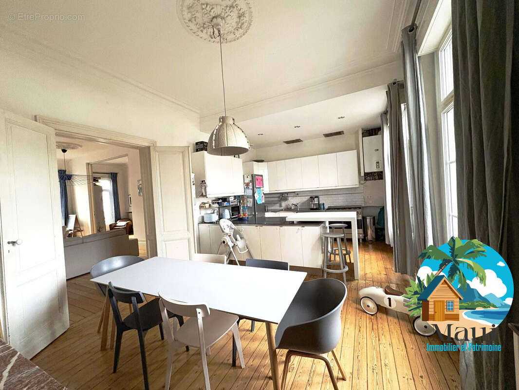 Salle à manger / Cuisine - Appartement à BORDEAUX