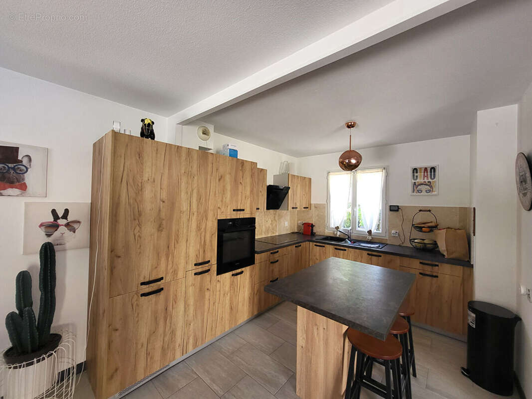 Maison à MORIERES-LES-AVIGNON