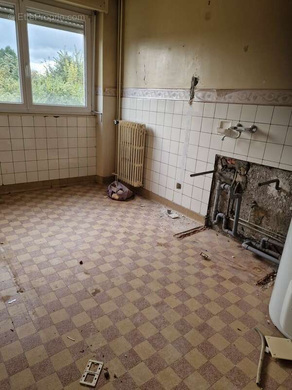 Appartement à CHARMES