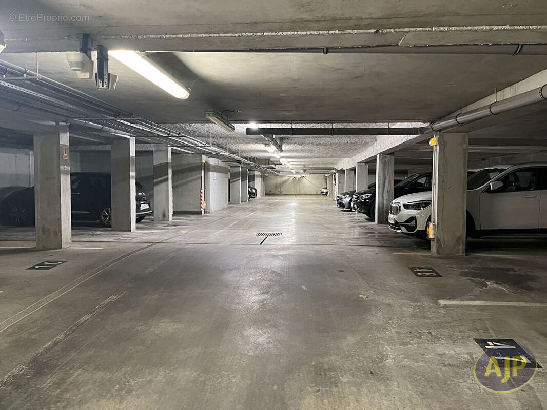 Parking à BORDEAUX