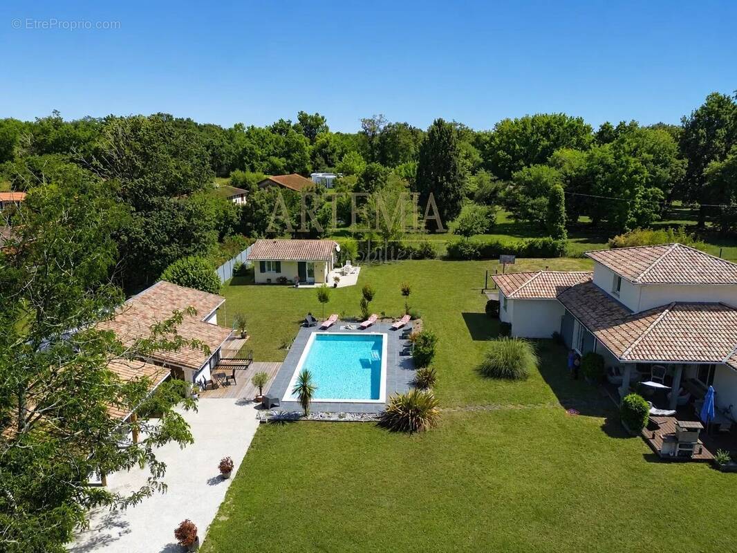 Maison à PARENTIS-EN-BORN