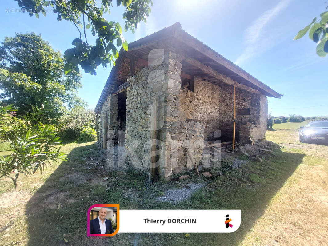 Ensemble immobilier de rapport au cœur du Pays Basque   5 appartements, dépendances et fort potentiel de dével - photo 9