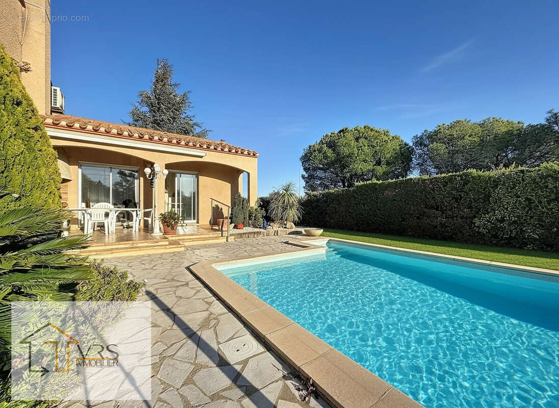 Maison à SAINT-ESTEVE