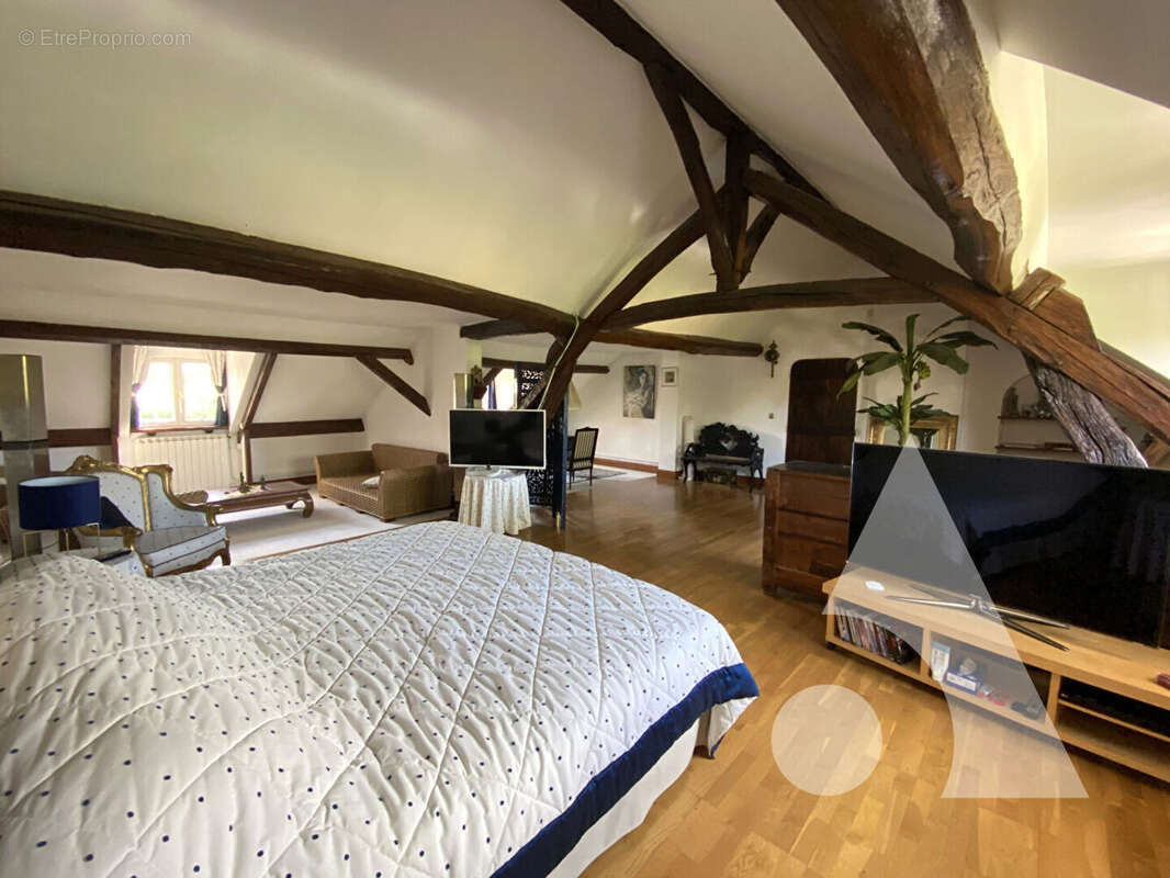 Maison 260 m² - 5 chambres avec terrain - peroy les gombries - photo 10