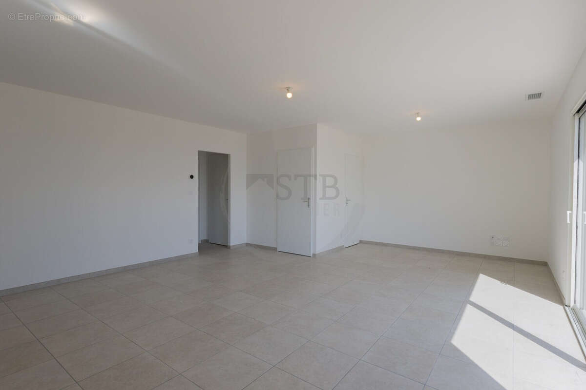 Maison à SAINT-GEORGES-LES-BAINS