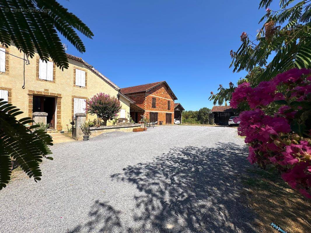 Maison à LE HOUGA