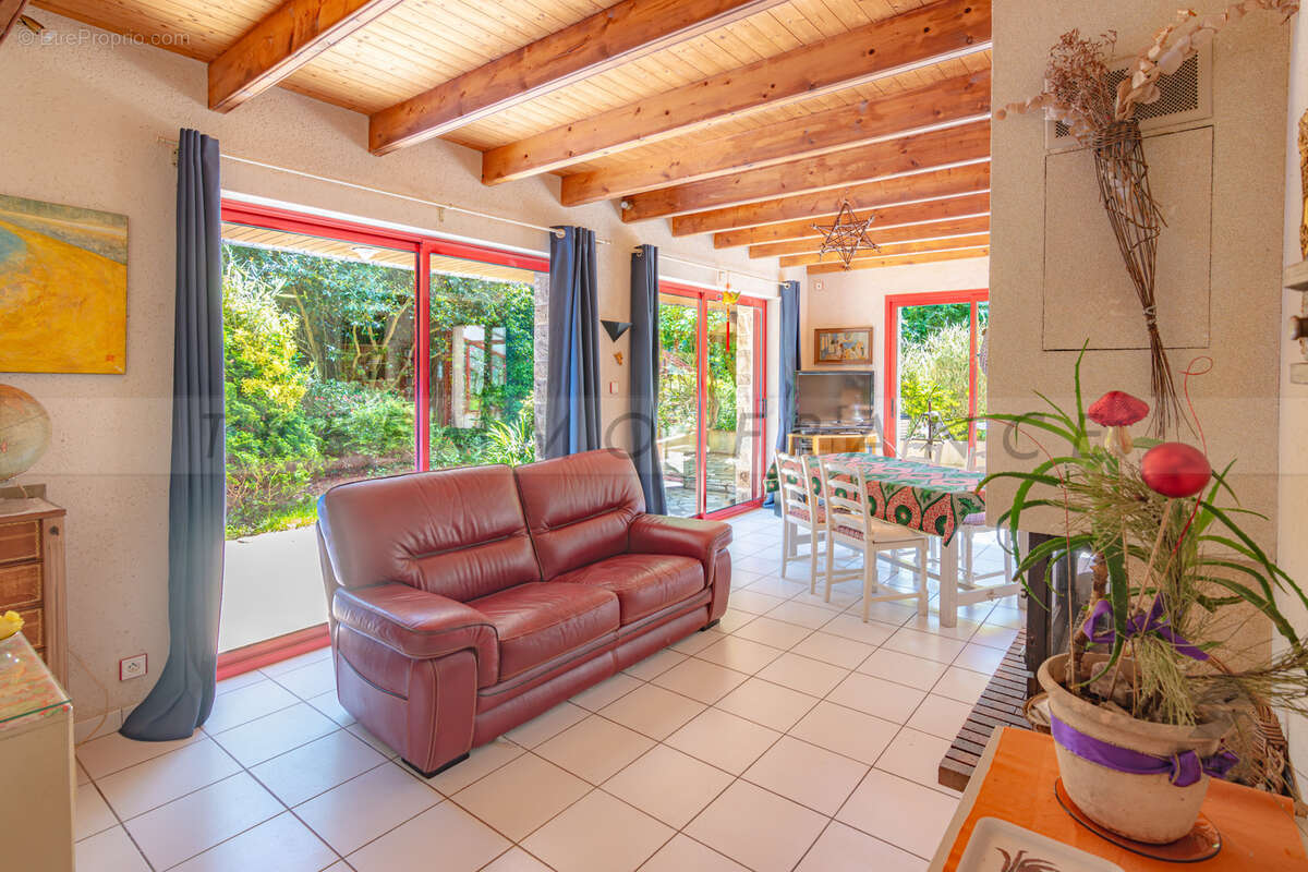 Maison à TREFLAOUENAN