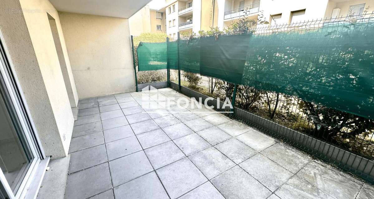 Appartement 3 pieces 71m2 avec terrasse et double parking sous sol et piscine - photo 3