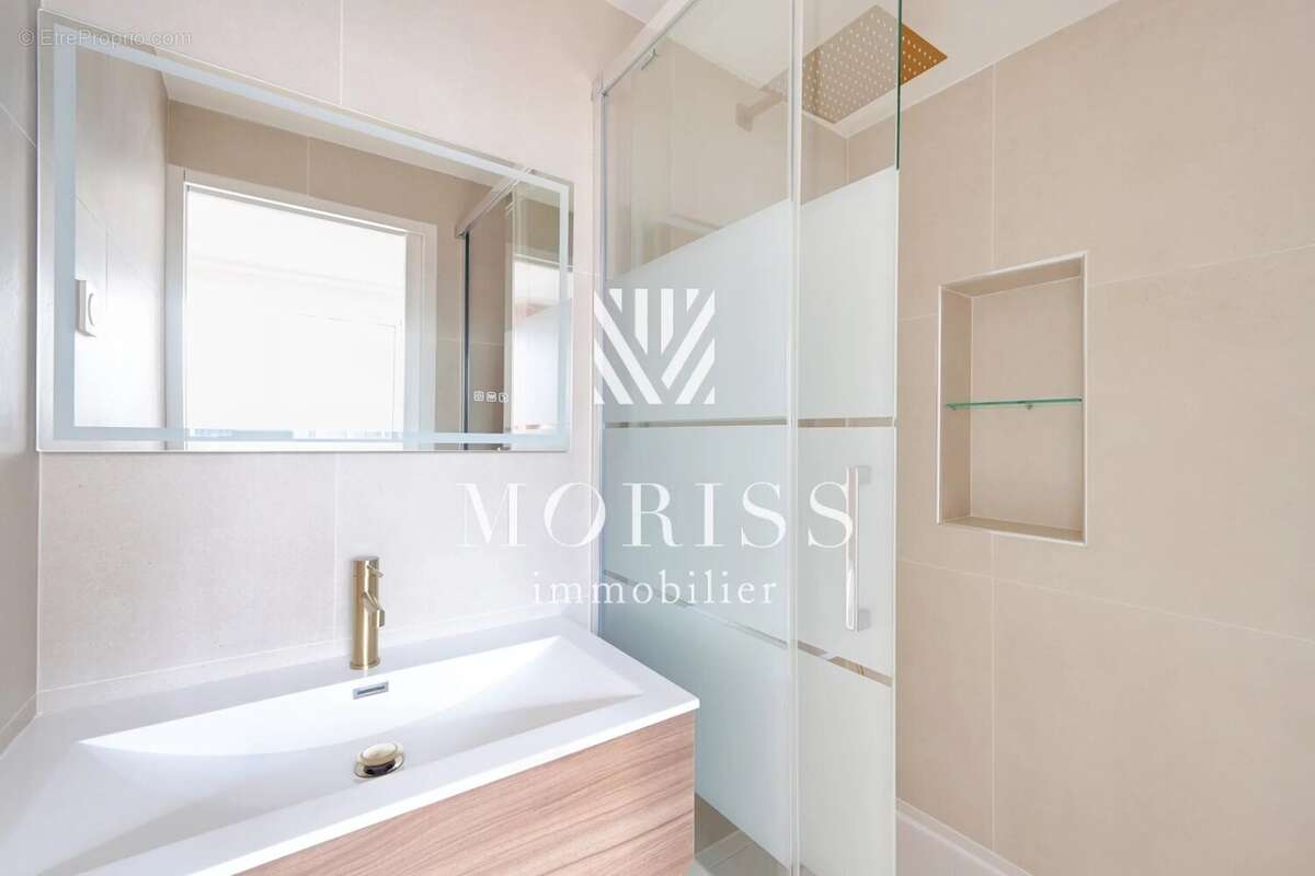 Appartement à LEVALLOIS-PERRET