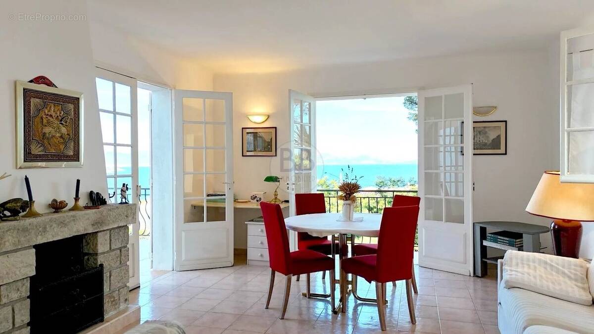 Maison à LES ISSAMBRES