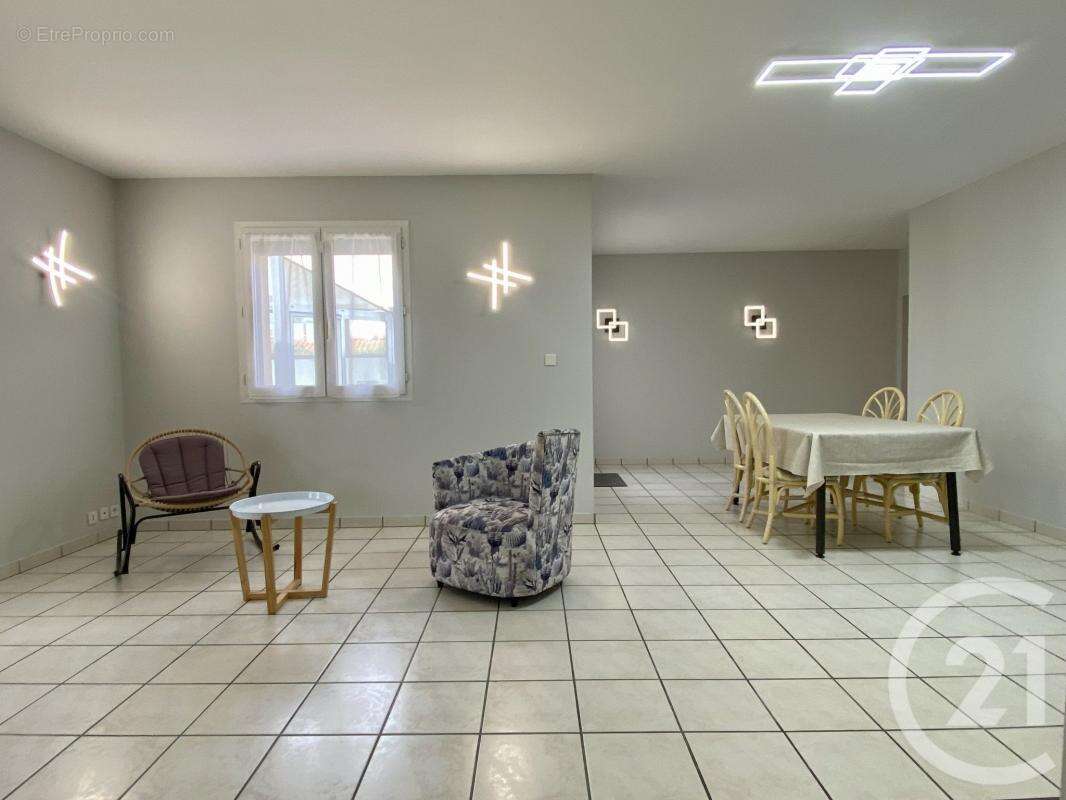 Maison à SAINT-JUNIEN