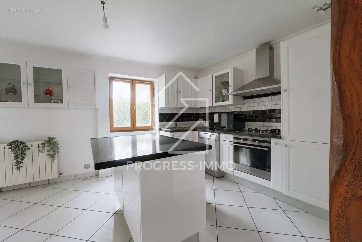 Maison à VILLECRESNES