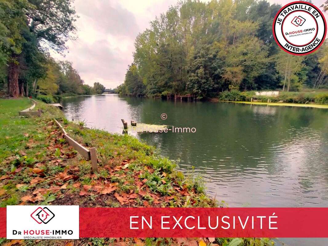 Terrain à SAINT-GEORGES-LES-BAILLARGEAUX