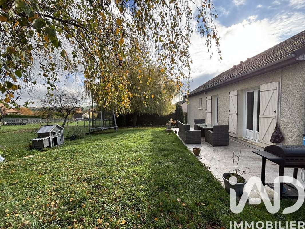 Maison 94 m² à Villefargeau  - photo 2