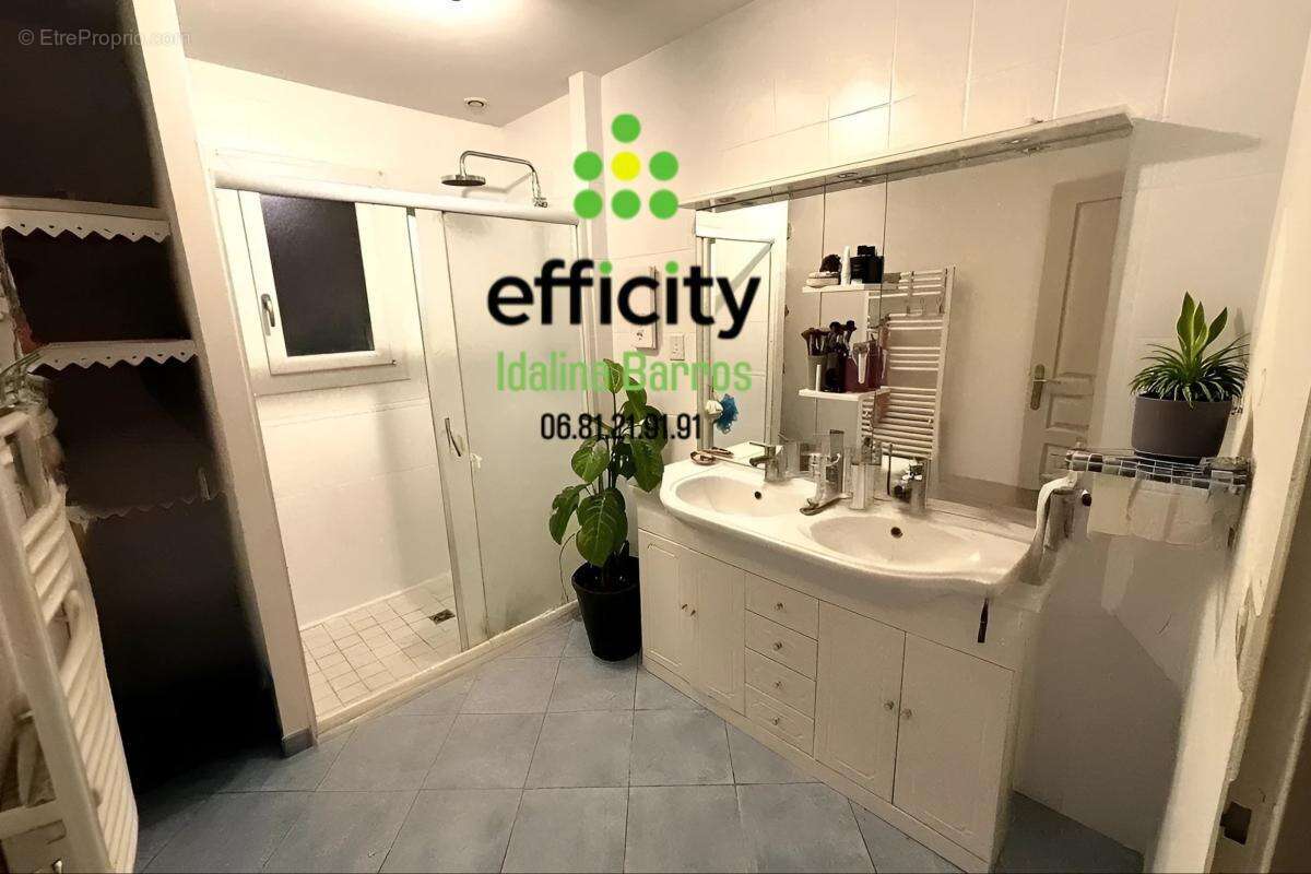 Maison à ROULLET-SAINT-ESTEPHE