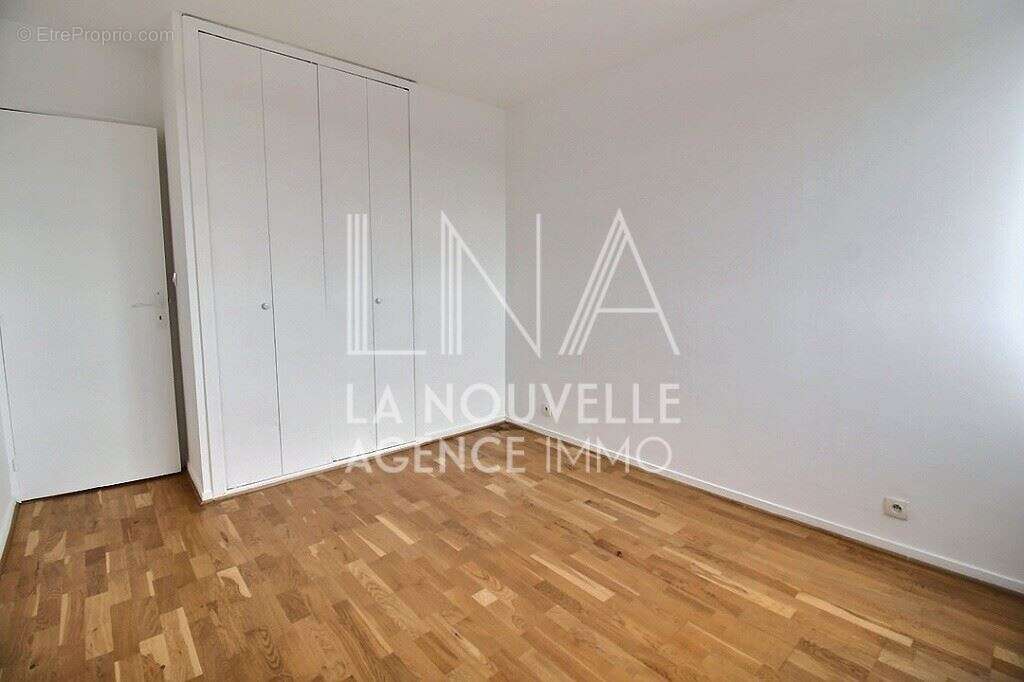 Appartement à LES LILAS
