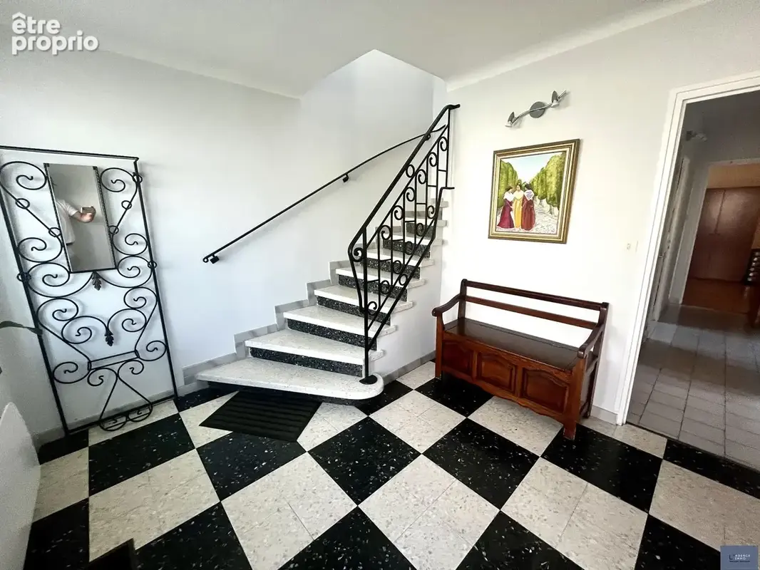 Maison 8 pièces 143 m² à vendre à Saint-Chely-D'apcher (48200) - photo 3