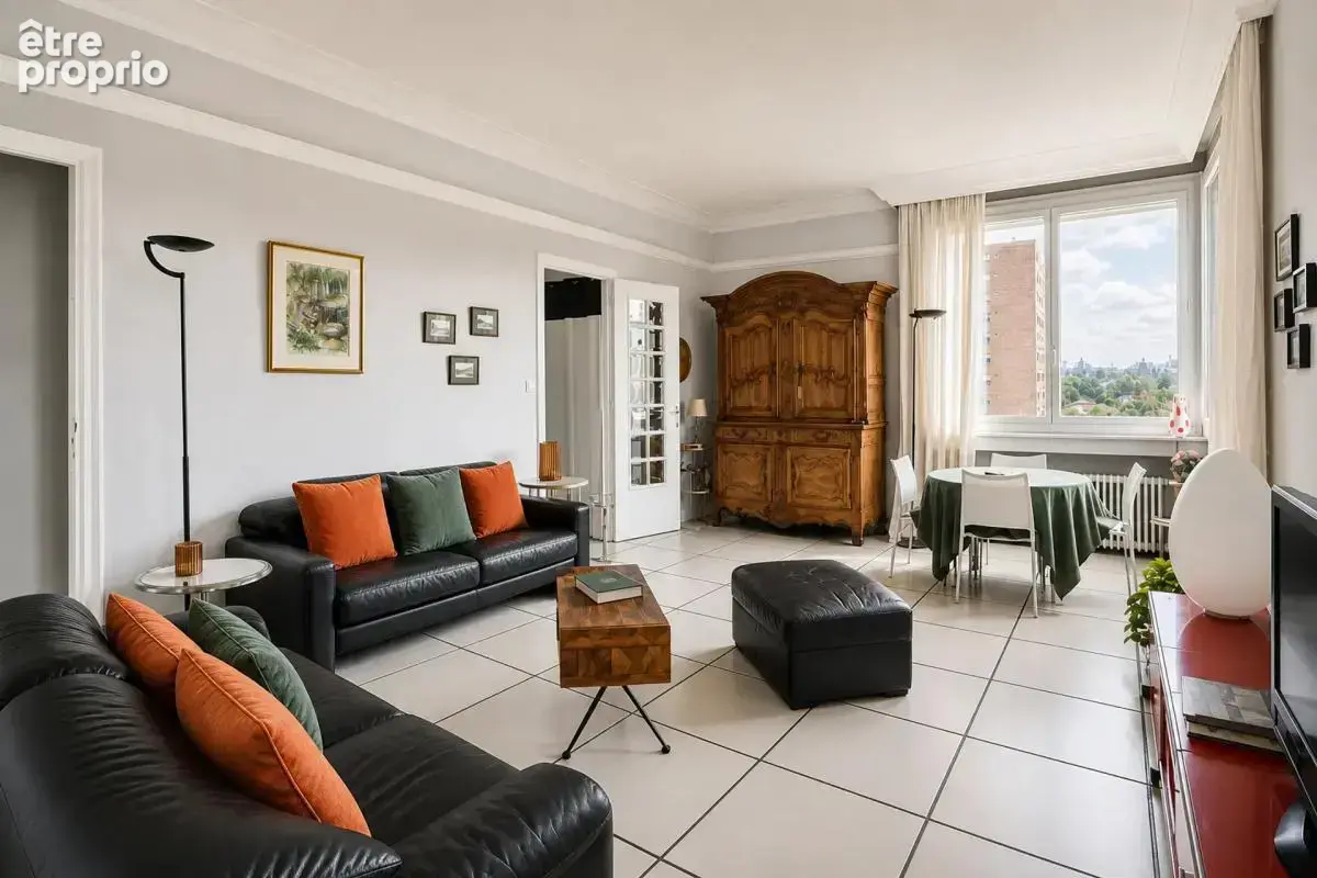 Appartement de 5 pièces de 174 m² à Saint-Étienne - photo 4