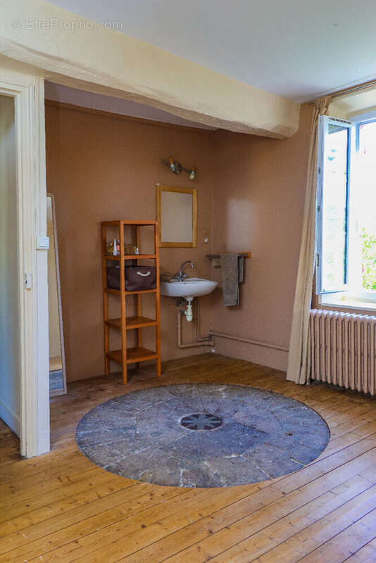Maison à DORMELLES