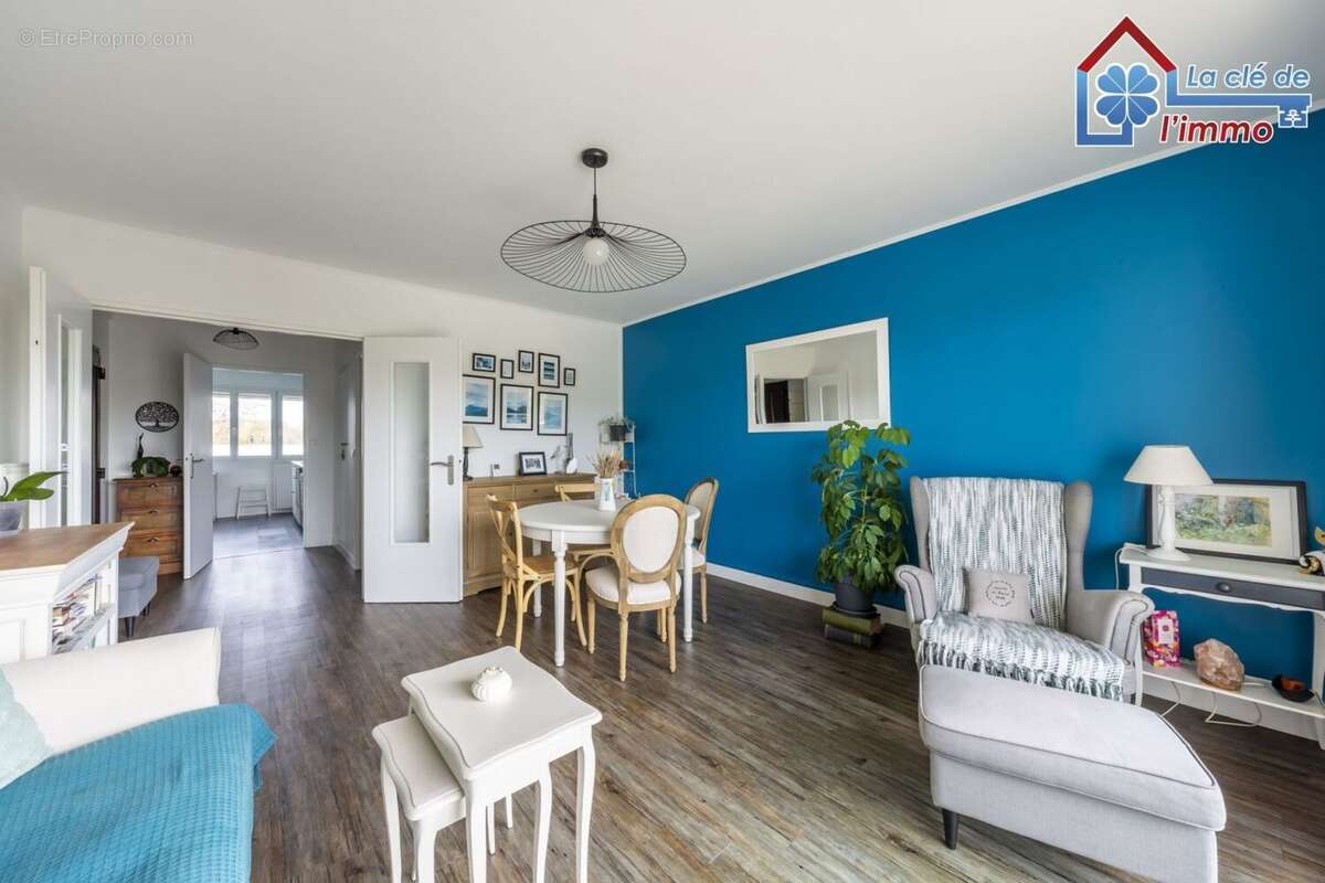 Appartement à PRINGY