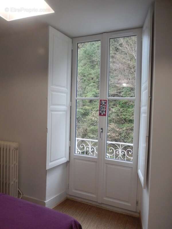Appartement à EAUX-BONNES