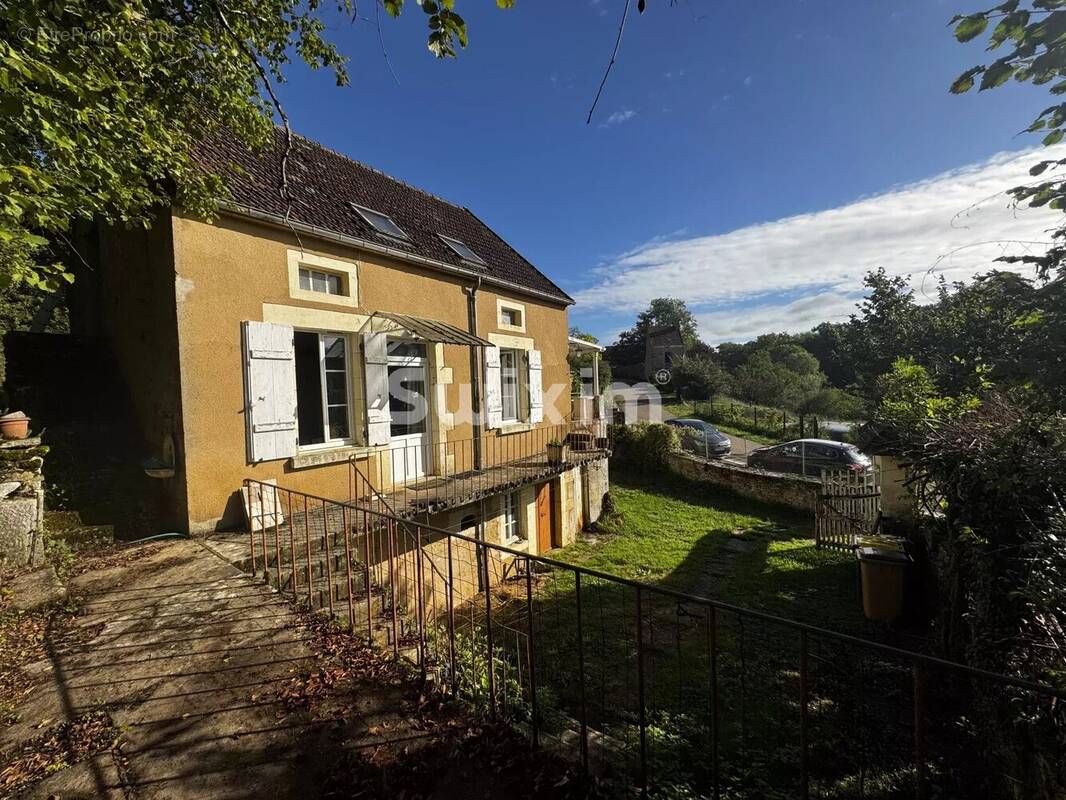 Maison à AVALLON