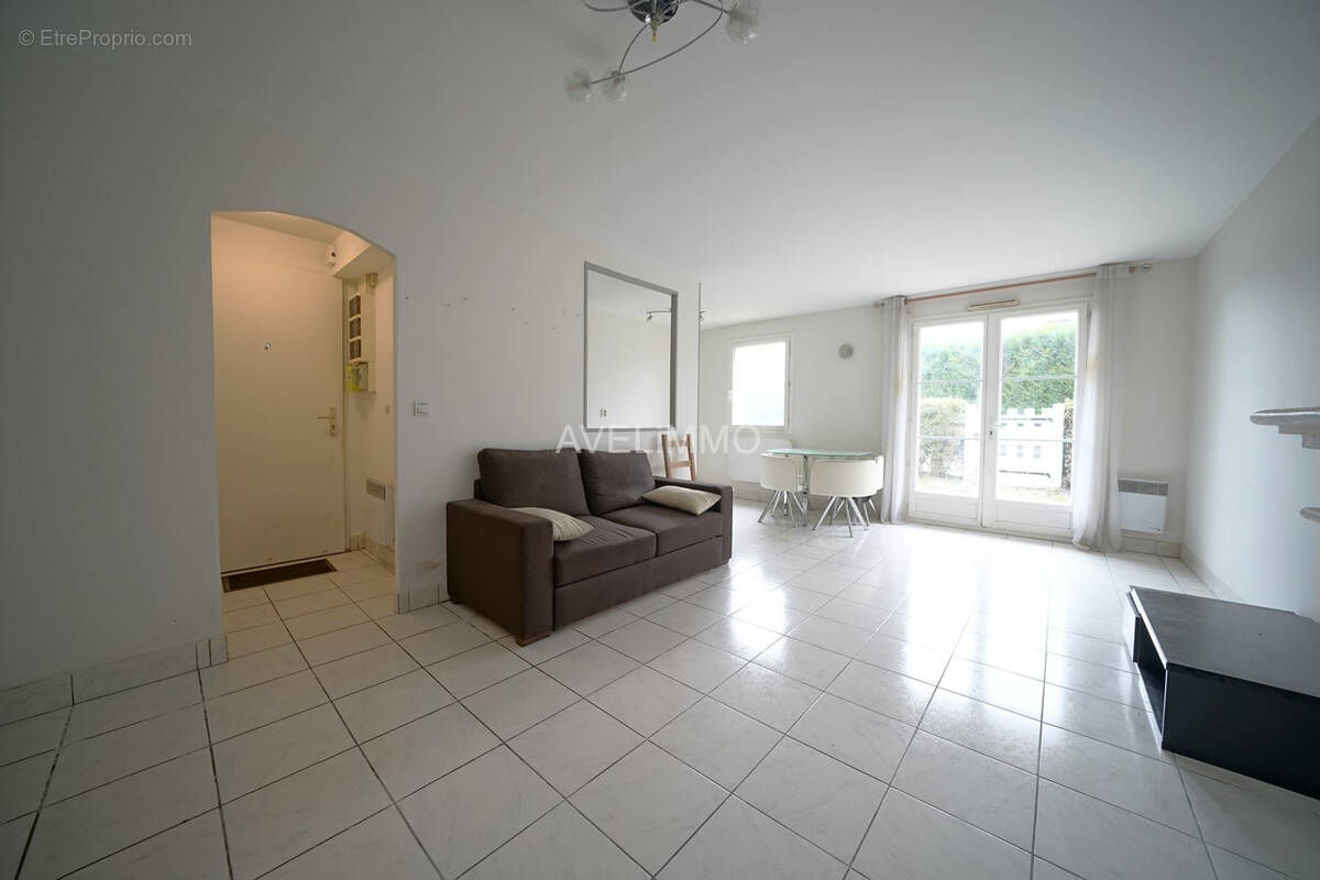 Appartement à LA QUEUE-LES-YVELINES