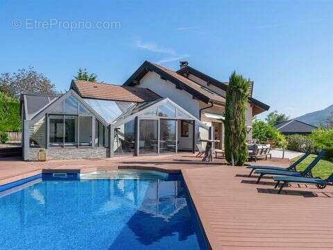 Maison à VETRAZ-MONTHOUX