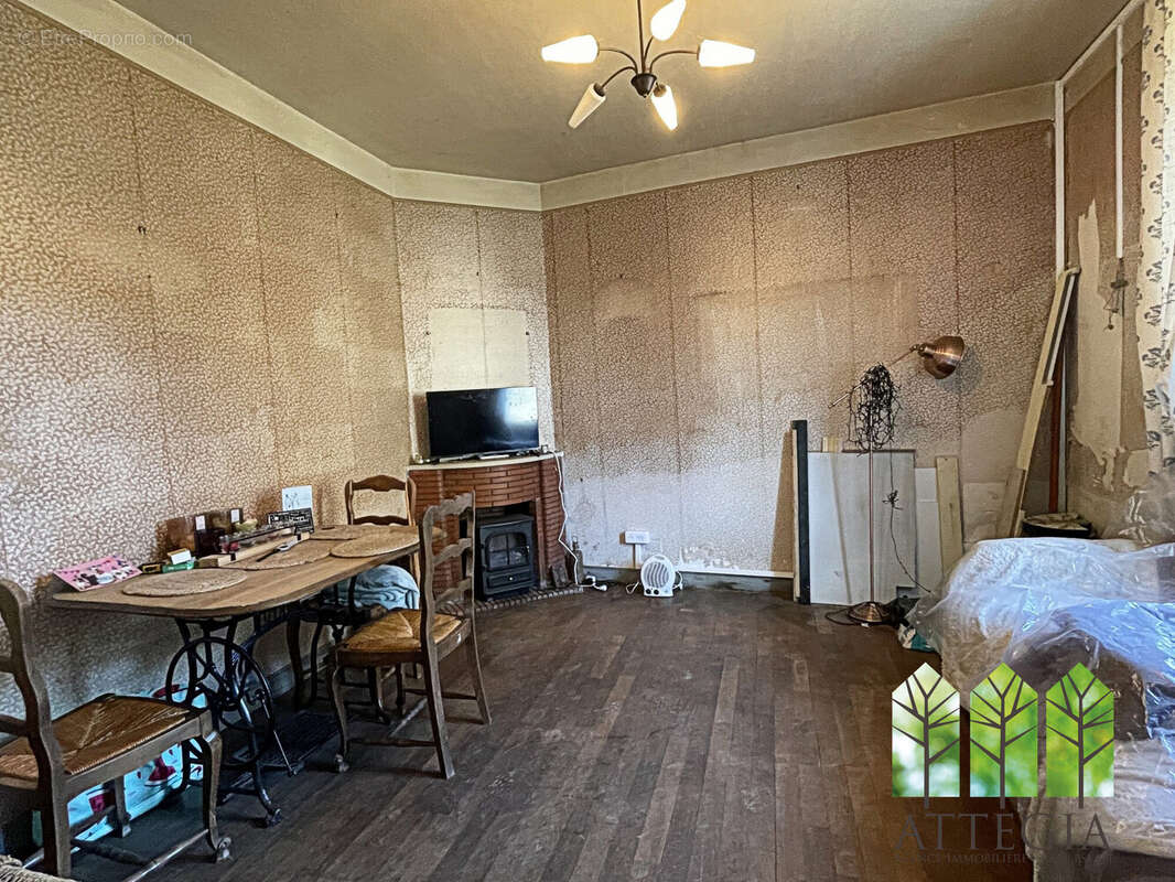 Maison à CHATELUS-MALVALEIX