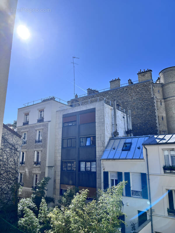 Appartement à PARIS-17E