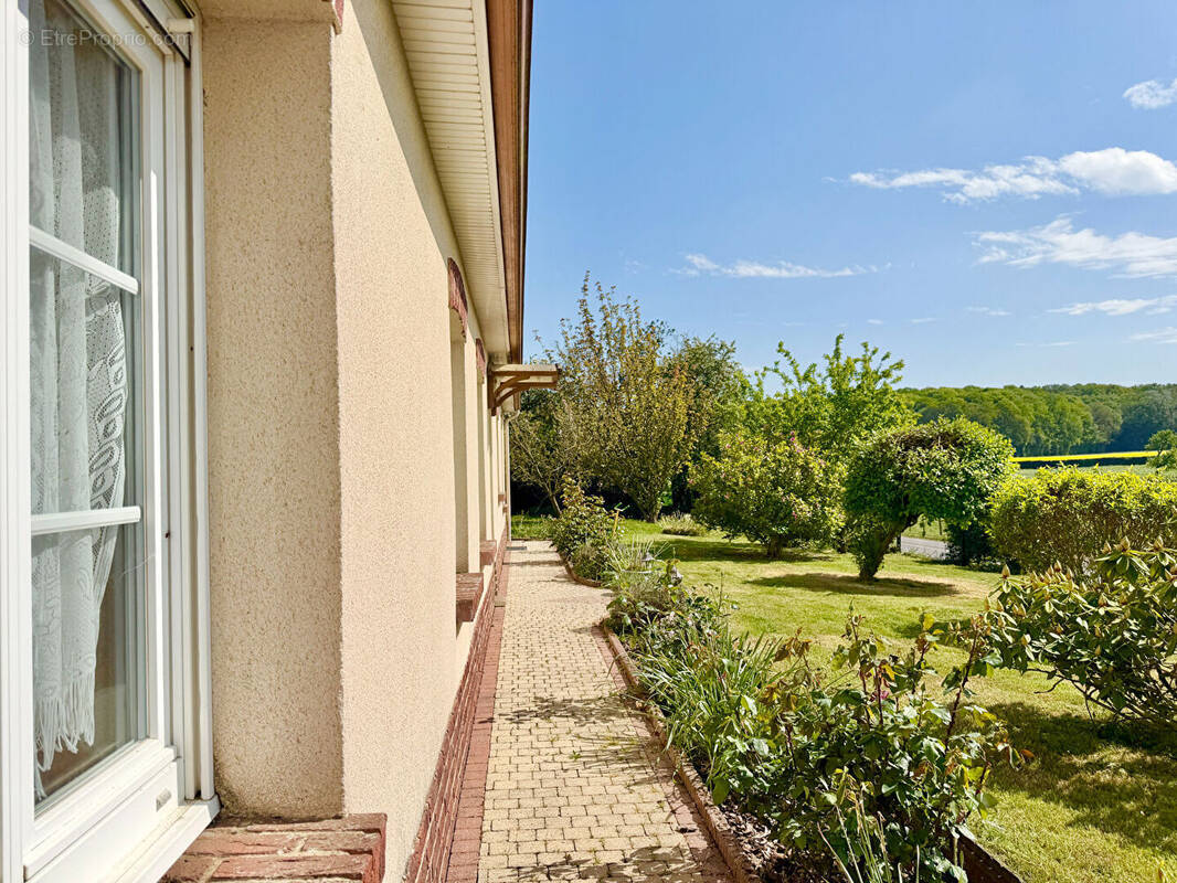 Maison à HETOMESNIL