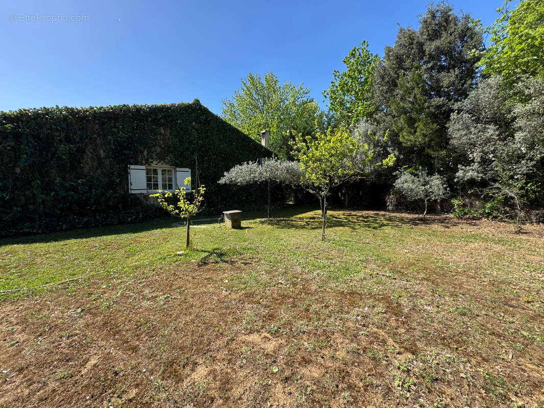 Maison à LAUDUN-L'ARDOISE