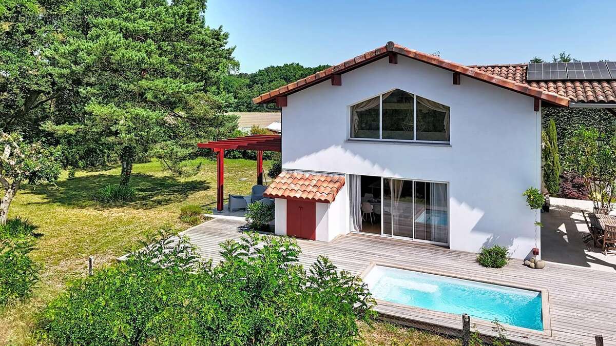 Maison à SAUBION