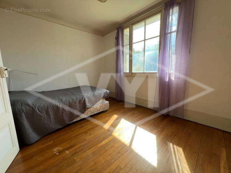 Maison à VARENNES-JARCY