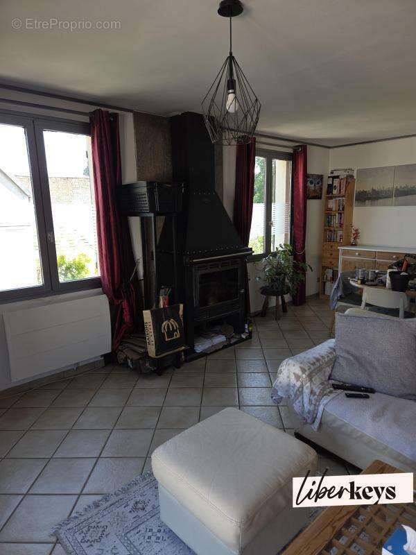 Beau local commercial 130m2 avec Appartement 120 m2 et terrain 3000 m2 - photo 6