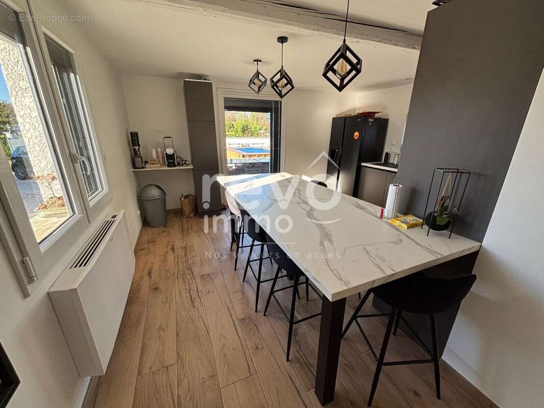 Maison à MESSIMY-SUR-SAONE