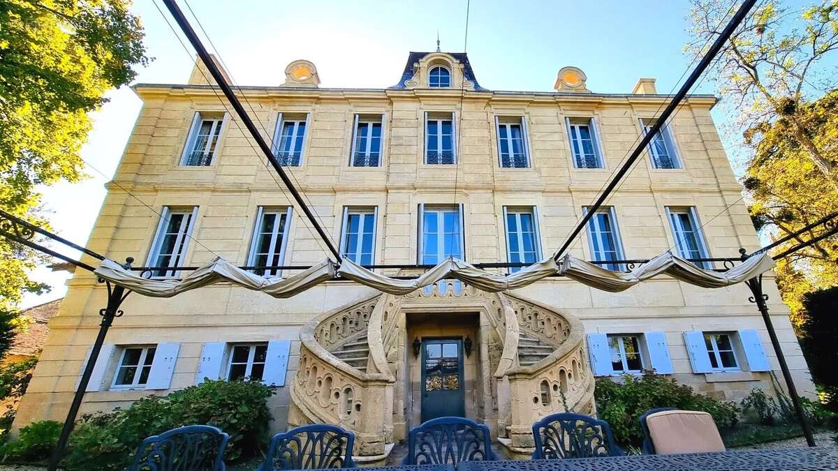 Maison à SAINT-EMILION